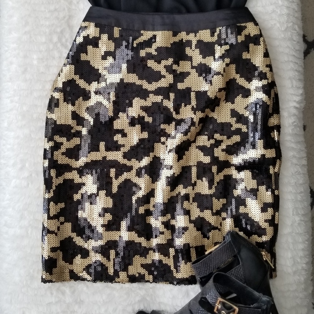 NWT BCBG Paris black and gold sequence skirt